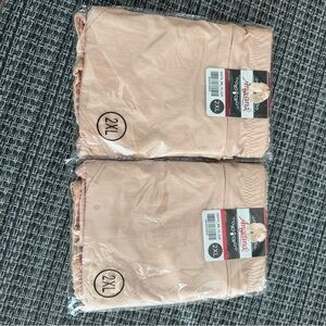 2XL Beige panties with front zip pockets. Good to hide money while traveling.